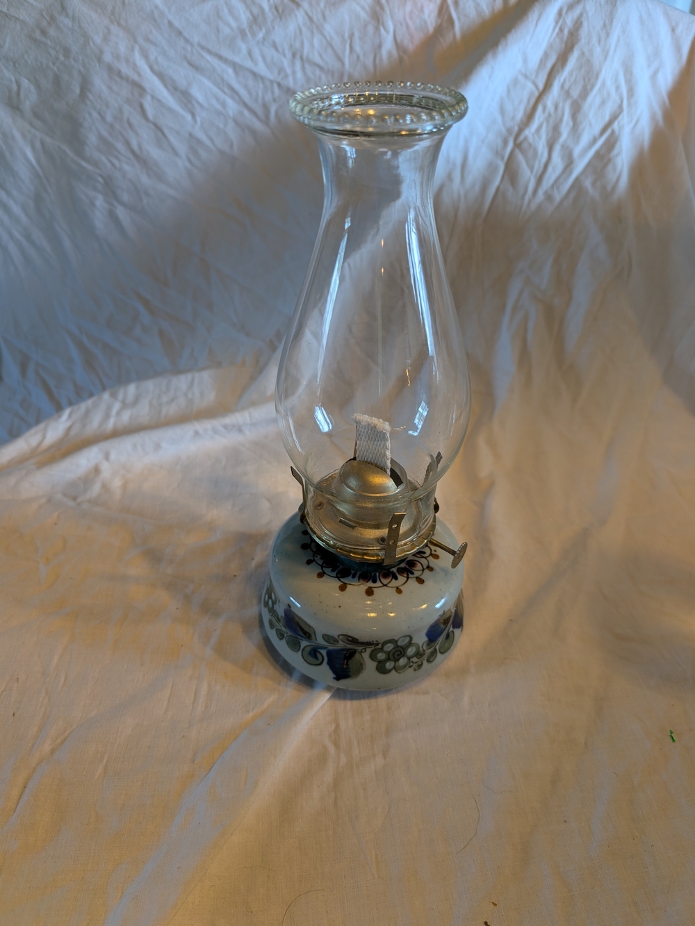 2/100$ Vintage tonola Blue and gray Floral Glass Oil Lamp